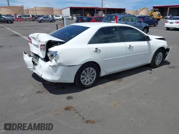 2012 Toyota Camry XLE z VIN 4T1BD1FK8CU058586, wystawiony jako IAAI lot #42463228 z przebiegiem 102 952 mil mil oraz . Historia ofert i sprzedaży dostępna na DreamBid. Obrazek 4.