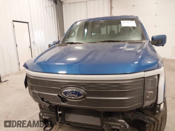 ✅ 2022 Ford F-150 Lightning Pro • VIN: 1FTVW1EL7NWG15923 • Лот: 41396120. Опубликован ранее на IAAI с пробегом 25 322 миль. Бесплатный доступ к архиву аукционных продаж из США и подробный отчёт об истории автомобиля на DreamBid. Изображение 12.