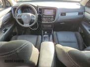 ✅ 2018 Mitsubishi Outlander ES • VIN: JA4AZ3A31JZ059263 • Лот: 91718745. Опубликован ранее на Copart с пробегом 260 682 миль. Бесплатный доступ к архиву аукционных продаж из США и подробный отчёт об истории автомобиля на DreamBid. Изображение 8.