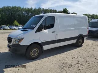 ✅ 2014 Mercedes-Benz Sprinter Cargo • VIN: WD3PE7CC3E5837571 • Lot: 59307035. Wystawiony na Copart z przebiegiem 179 930 mil. Bezpłatny archiwum sprzedaży aukcyjnych z USA i szczegółowy raport historii pojazdu na DreamBid. Zdjęcie 1.