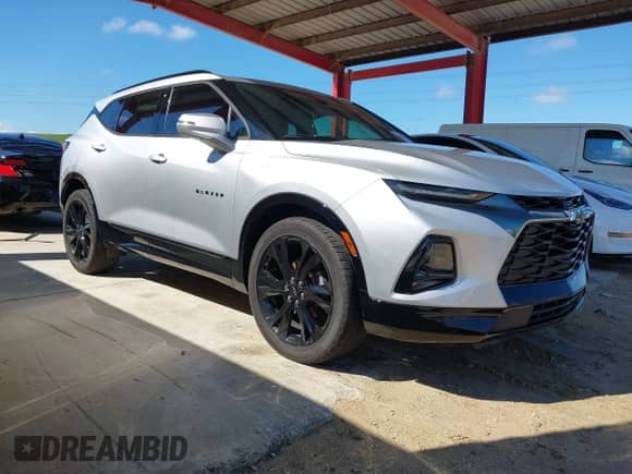 2020 Chevrolet Blazer RS z VIN 3GNKBERS9LS647554, wystawiony jako IAAI lot #43267332 z przebiegiem 59 564 mil mil oraz . Historia ofert i sprzedaży dostępna na DreamBid. Obrazek 1.