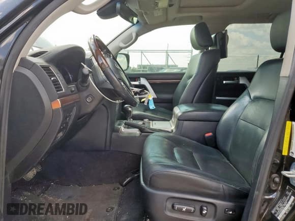 ✅ 2016 Toyota Land Cruiser • VIN: JTMCY7AJ0G4037414 • Lot: 82370775. Listed on Copart with 200,730 mi. Free auction sales archive from the USA and detailed vehicle history report at DreamBid. Image 7.
