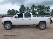 ✅ 2006 Chevrolet Silverado 2500HD LT3 • VIN: 1GCHK23D86F237137 • Lot: 42654117. Wystawiony na IAAI z przebiegiem Nie podano. Bezpłatny archiwum sprzedaży aukcyjnych z USA i szczegółowy raport historii pojazdu na DreamBid. Zdjęcie 14.