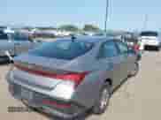 ✅ 2024 Hyundai Elantra SE • VIN: KMHLL4DG5RU841106 • Lot: 43171550. Wystawiony na IAAI z przebiegiem 10 008 mil mil. Skorzystaj z bezpłatnego archiwum sprzedaży aukcyjnych z USA i zobacz szczegółowy raport historii pojazdu na DreamBid. Zdjęcie 4.