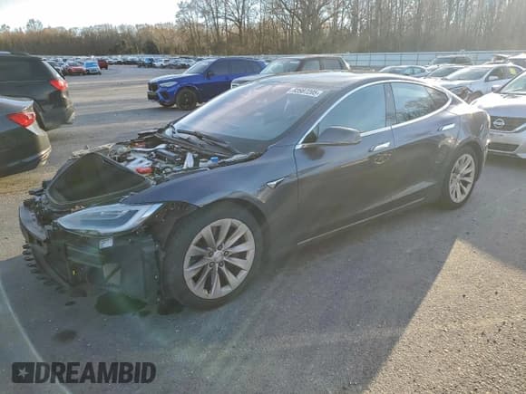 ✅ 2019 Tesla Model S 75D • VIN: 5YJSA1E24KF305902 • Lot: 93987205. Wystawiony na Copart z przebiegiem 105 446 mil. Bezpłatny archiwum sprzedaży aukcyjnych z USA i szczegółowy raport historii pojazdu na DreamBid. Zdjęcie 1.