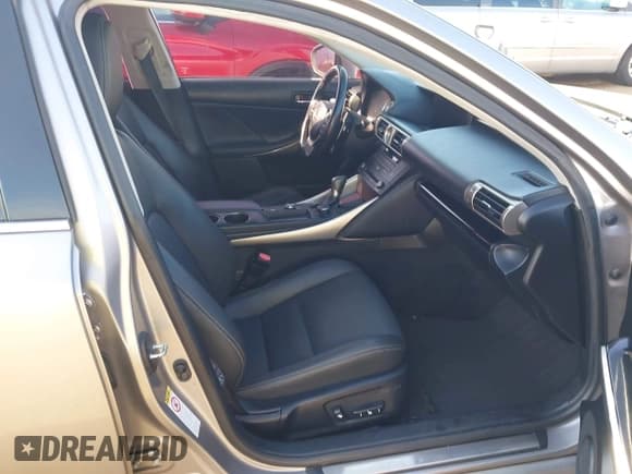 ✅ 2016 Lexus IS 200t • VIN: JTHBA1D24G5026054 • Lot: 43844973. Wystawiony na IAAI z przebiegiem 64 517 mil. Bezpłatny archiwum sprzedaży aukcyjnych z USA i szczegółowy raport historii pojazdu na DreamBid. Zdjęcie 5.