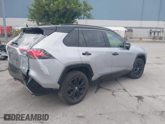 ✅ 2024 Toyota RAV4 Hybrid XSE • VIN: JTME6RFV2RD565349 • Lot: 43512877. Listed on IAAI with 27,927 mi. Free auction sales archive from the USA and detailed vehicle history report at DreamBid. Image 4.