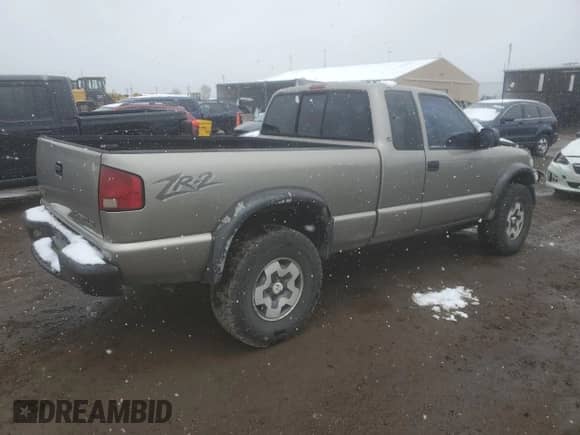 2001 Chevrolet S-10 LS ZR2 с VIN 1GCCT19WX18110719, выставлен на аукционе Copart как лот 53846725 с пробегом 288 520 миль миль и Списание • Salvage title. История ставок и продаж доступна на DreamBid. Изображение 3.