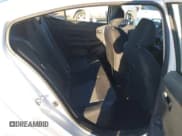 ✅ 2024 Nissan Versa S • VIN: 3N1CN8DV1RL903652 • Lot: 43802489. Wystawiony na IAAI z przebiegiem 25 127 mil. Bezpłatny archiwum sprzedaży aukcyjnych z USA i szczegółowy raport historii pojazdu na DreamBid. Zdjęcie 8.