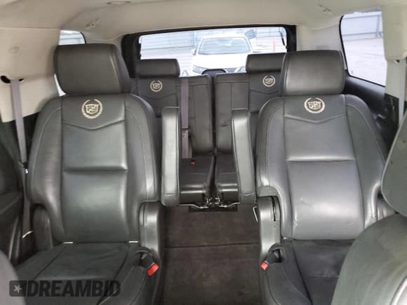 ✅ 2014 Cadillac Escalade Platinum • VIN: 1GYS4DEF5ER212729 • Lot: 53704105. Wystawiony na Copart z przebiegiem 114 231 mil. Bezpłatny archiwum sprzedaży aukcyjnych z USA i szczegółowy raport historii pojazdu na DreamBid. Zdjęcie 10.