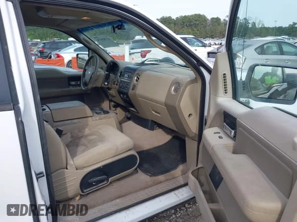 ✅ 2006 Ford F-150 XLT • VIN: 1FTPX12506NA52071 • Lot: 43765474. Listed on IAAI with 200,499 mi. Free auction sales archive from the USA and detailed vehicle history report at DreamBid. Image 5.