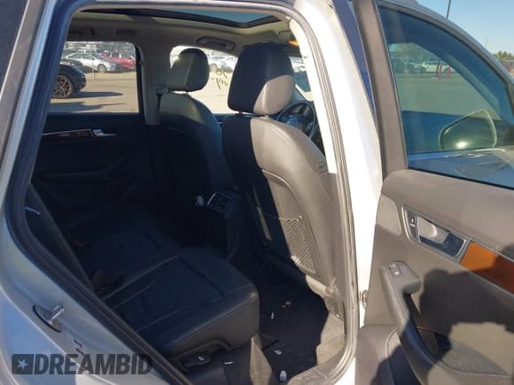 ✅ 2010 Audi Q5 Premium Plus • VIN: WA1LKAFP4AA091247 • Lot: 43582930. Listed on IAAI with 106,162 mi. Free auction sales archive from the USA and detailed vehicle history report at DreamBid. Image 8.