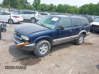 ✅ 1998 Chevrolet Blazer LS • VIN: 1GNDT13W3W2286364 • Lot: 42380068. Wystawiony na IAAI z przebiegiem 210 174 mil. Bezpłatny archiwum sprzedaży aukcyjnych z USA i szczegółowy raport historii pojazdu na DreamBid. Zdjęcie 2.