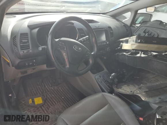 ✅ 2016 Kia Forte EX • VIN: KNAFZ4A8XG5528053 • Lot: 86562824. Wystawiony na Copart z przebiegiem Nie podano. Bezpłatny archiwum sprzedaży aukcyjnych z USA i szczegółowy raport historii pojazdu na DreamBid. Zdjęcie 8.