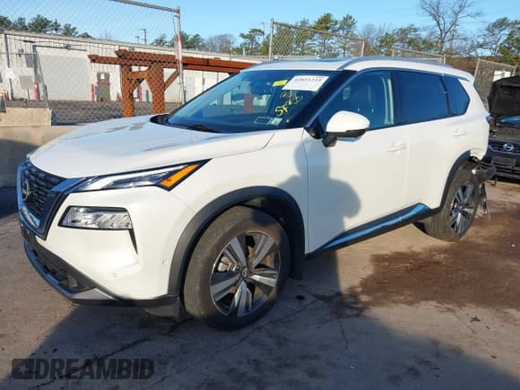 ✅ 2023 Nissan Rogue SL • VIN: 5N1BT3CB9PC881218 • Lot: 43811225. Wystawiony na IAAI z przebiegiem 10 972 mil. Bezpłatny archiwum sprzedaży aukcyjnych z USA i szczegółowy raport historii pojazdu na DreamBid. Zdjęcie 18.