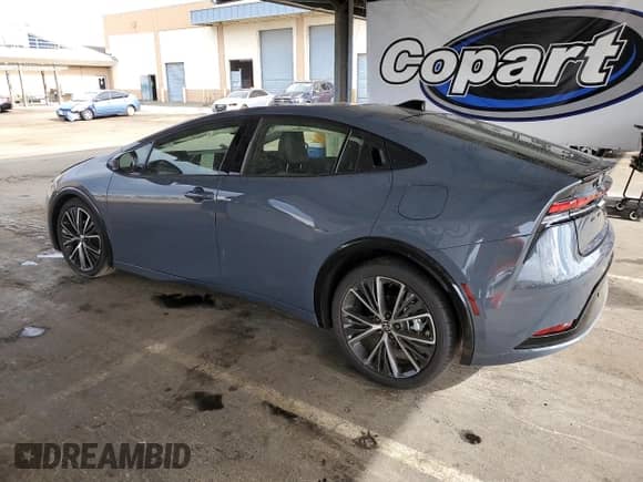 2025 Toyota Prius LE с VIN JTDACAAU2S3064223, выставлен на аукционе Copart как лот 81779185 с пробегом 5 743 миль миль и Списание • Salvage title. История ставок и продаж доступна на DreamBid. Изображение 2.