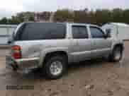 2000 Chevrolet Suburban LT z VIN 3GNFK16T2YG186019, wystawiony jako Copart lot #80008534 z przebiegiem 260 589 mil mil oraz Czysty tytuł • Clean title. Historia ofert i sprzedaży dostępna na DreamBid. Obrazek 3.