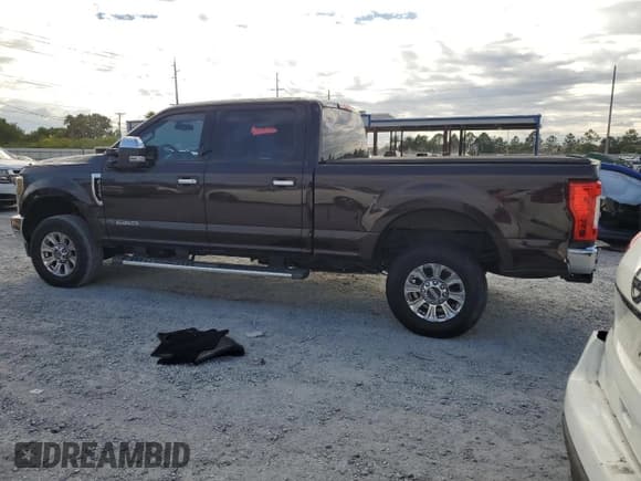✅ 2018 Ford F-250 XL • VIN: 1FT7W2BT4JEB87747 • Lot: 86657965. Listed on Copart with 260,189 mi. Free auction sales archive from the USA and detailed vehicle history report at DreamBid. Image 2.