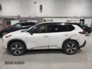 ✅ 2023 Nissan Rogue Platinum • VIN: JN8BT3DD4PW312056 • Lot: 42261272. Wystawiony na IAAI z przebiegiem 5 413 mil. Bezpłatny archiwum sprzedaży aukcyjnych z USA i szczegółowy raport historii pojazdu na DreamBid. Zdjęcie 14.