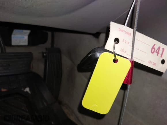 ✅ 2006 Acura RL • VIN: JH4KB16586C000331 • Lot: 43652382. Wystawiony na IAAI z przebiegiem 250 292 mil. Bezpłatny archiwum sprzedaży aukcyjnych z USA i szczegółowy raport historii pojazdu na DreamBid. Zdjęcie 11.