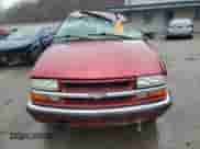2001 Chevrolet Blazer LT z VIN 1GNDT13W012153280, wystawiony jako Copart lot #85602694 z przebiegiem 119 810 mil mil oraz Szkoda całkowita • Salvage title. Historia ofert i sprzedaży dostępna na DreamBid. Obrazek 5.