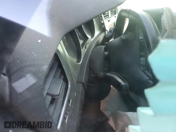 ✅ 2017 Volkswagen Golf S • VIN: 3VWA17AU0HM503397 • Lot: 85293095. Wystawiony na Copart z przebiegiem Nie podano. Bezpłatny archiwum sprzedaży aukcyjnych z USA i szczegółowy raport historii pojazdu na DreamBid. Zdjęcie 9.