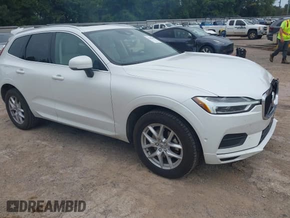 ✅ 2018 Volvo XC60 Momentum • VIN: LYV102RK0JB113651 • Lot: 42902608. Wystawiony na IAAI z przebiegiem 80 261 mil. Bezpłatny archiwum sprzedaży aukcyjnych z USA i szczegółowy raport historii pojazdu na DreamBid. Zdjęcie 1.