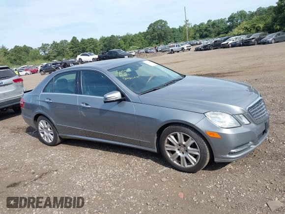 ✅ 2013 Mercedes-Benz E 350 Luxury • VIN: WDDHF8JB3DA738512 • Lot: 43079941. Wystawiony na IAAI z przebiegiem 126 335 mil. Bezpłatny archiwum sprzedaży aukcyjnych z USA i szczegółowy raport historii pojazdu na DreamBid. Zdjęcie 13.