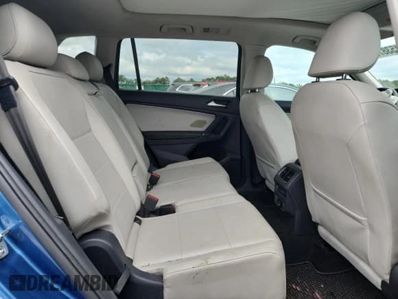 ✅ 2018 Volkswagen Tiguan SEL • VIN: 3VV3B7AX6JM203096 • Лот: 84538735. Опубликован ранее на Copart с пробегом 105 482 миль. Бесплатный доступ к архиву аукционных продаж из США и подробный отчёт об истории автомобиля на DreamBid. Изображение 11.