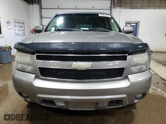 ✅ 2008 Chevrolet Suburban LTZ • VIN: 1GNFK16358J104959 • Lot: 79001024. Wystawiony na Copart z przebiegiem 210 476 mil. Bezpłatny archiwum sprzedaży aukcyjnych z USA i szczegółowy raport historii pojazdu na DreamBid. Zdjęcie 5.