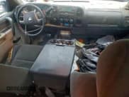 ✅ 2007 Chevrolet Silverado 2500HD 2LT • VIN: 1GCHK23617F538187 • Lot: 93531755. Wystawiony na Copart z przebiegiem 323 641 mil. Bezpłatny archiwum sprzedaży aukcyjnych z USA i szczegółowy raport historii pojazdu na DreamBid. Zdjęcie 8.