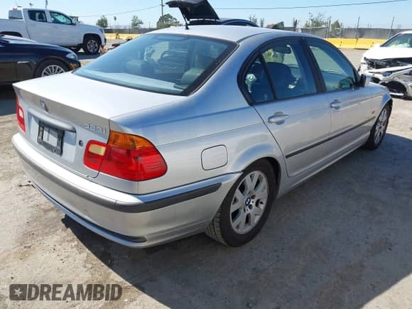 1999 BMW 3 Series 323i с VIN WBAAM3331XFP55937, выставлен на аукционе IAAI как лот 42997051 с пробегом 169 026 миль миль и . История ставок и продаж доступна на DreamBid. Изображение 4.