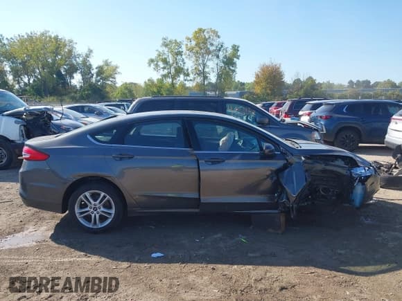 ✅ 2018 Ford Fusion SE • VIN: 3FA6P0LU6JR124351 • Lot: 43196507. Wystawiony na IAAI z przebiegiem 79 873 mil. Bezpłatny archiwum sprzedaży aukcyjnych z USA i szczegółowy raport historii pojazdu na DreamBid. Zdjęcie 14.