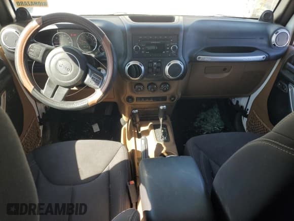 ✅ 2013 Jeep Wrangler Unlimited Rubicon • VIN: 1C4BJWFGXDL658460 • Lot: 82673185. Wystawiony na Copart z przebiegiem 117 041 mil. Bezpłatny archiwum sprzedaży aukcyjnych z USA i szczegółowy raport historii pojazdu na DreamBid. Zdjęcie 8.