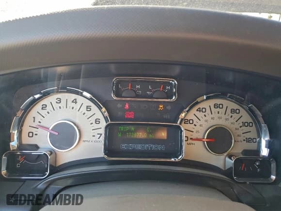 ✅ 2014 Ford Expedition Limited • VIN: 1FMJU1K59EEF27757 • Lot: 95736355. Listed on Copart with 172,877 mi. Free auction sales archive from the USA and detailed vehicle history report at DreamBid. Image 9.