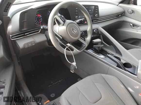 ✅ 2022 Hyundai Elantra SEL • VIN: KMHLM4AG0NU221016 • Lot: 65161185. Listed on Copart with 38,634 mi. Free auction sales archive from the USA and detailed vehicle history report at DreamBid. Image 8.