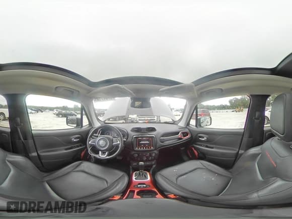 ✅ 2021 Jeep Renegade Trailhawk • VIN: ZACNJDC13MPM92129 • Lot: 67817185. Wystawiony na Copart z przebiegiem 48 595 mil. Bezpłatny archiwum sprzedaży aukcyjnych z USA i szczegółowy raport historii pojazdu na DreamBid. Zdjęcie 14.