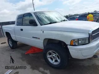 ✅ 2001 Dodge 1500 • VIN: 3B7HF13Z91G216850 • Lot: 42568635. Wystawiony na IAAI z przebiegiem 358 864 mil. Bezpłatny archiwum sprzedaży aukcyjnych z USA i szczegółowy raport historii pojazdu na DreamBid. Zdjęcie 1.