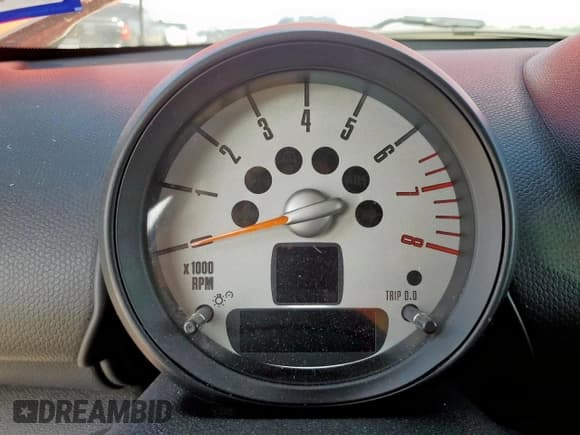 ✅ 2011 MINI Countryman S • VIN: WMWZC5C58BWM10013 • Lot: 62156225. Wystawiony na Copart z przebiegiem Nie podano. Bezpłatny archiwum sprzedaży aukcyjnych z USA i szczegółowy raport historii pojazdu na DreamBid. Zdjęcie 9.