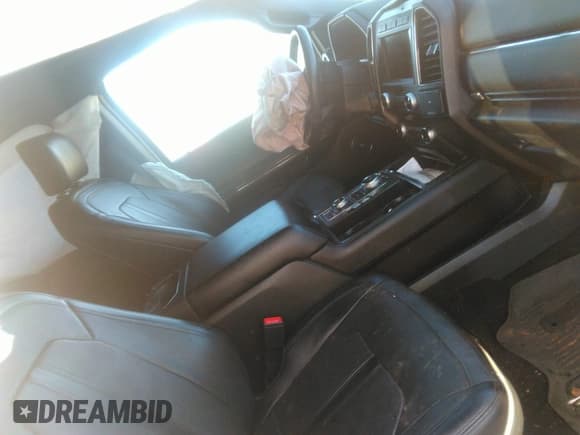 ✅ 2019 Ford Expedition Max Limited • VIN: 1FMJK2AT1KEA07091 • Lot: 43429920. Wystawiony na IAAI z przebiegiem 110 923 mil. Bezpłatny archiwum sprzedaży aukcyjnych z USA i szczegółowy raport historii pojazdu na DreamBid. Zdjęcie 5.