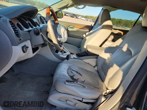 ✅ 2011 Buick Enclave CXL-1 • VIN: 5GAKRBED8BJ107883 • Lot: 85399345. Wystawiony na Copart z przebiegiem 137 415 mil. Bezpłatny archiwum sprzedaży aukcyjnych z USA i szczegółowy raport historii pojazdu na DreamBid. Zdjęcie 7.