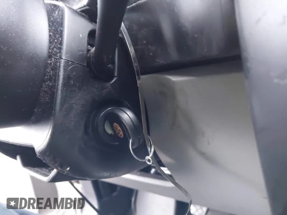 ✅ 2000 Volkswagen Beetle GLX • VIN: 3VWDD21C5YM416108 • Lot: 43776339. Listed on IAAI with 118,576 mi. Free auction sales archive from the USA and detailed vehicle history report at DreamBid. Image 11.