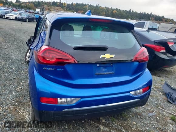 ✅ 2020 Chevrolet Bolt EV LT • VIN: 1G1FY6S09L4124776 • Lot: 85475535. Wystawiony na Copart z przebiegiem Nie podano. Bezpłatny archiwum sprzedaży aukcyjnych z USA i szczegółowy raport historii pojazdu na DreamBid. Zdjęcie 6.
