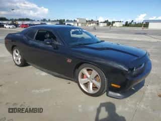 2012 Dodge Challenger SRT-8 392 z VIN 2C3CDYCJ6CH217478, wystawiony jako Copart lot #73831054 z przebiegiem 22 682 mil mil oraz Nie do naprawy • Non repairable. Historia ofert i sprzedaży dostępna na DreamBid. Obrazek 4.