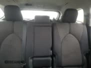 ✅ 2021 Toyota Highlander Hybrid LE • VIN: 5TDBBRCH1MS518064 • Lot: 50311555. Wystawiony na Copart z przebiegiem Nie podano. Bezpłatny archiwum sprzedaży aukcyjnych z USA i szczegółowy raport historii pojazdu na DreamBid. Zdjęcie 10.