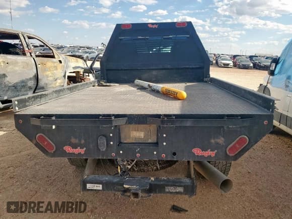 ✅ 2024 Chevrolet Silverado 2500HD • VIN: 1GB4YNEY3RF153220 • Lot: 84917505. Wystawiony na Copart z przebiegiem Nie podano. Bezpłatny archiwum sprzedaży aukcyjnych z USA i szczegółowy raport historii pojazdu na DreamBid. Zdjęcie 6.