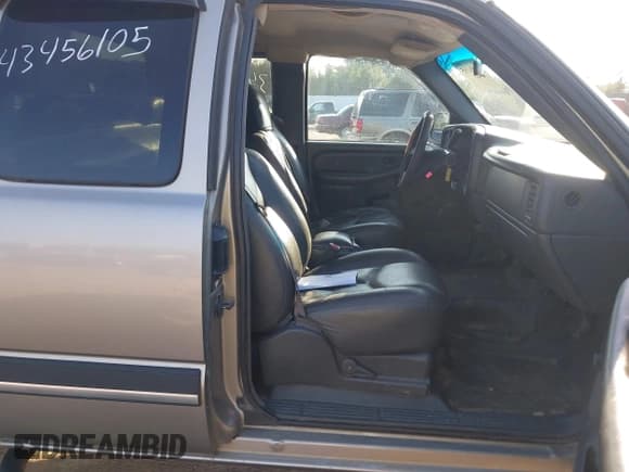 ✅ 2003 Chevrolet Silverado 2500HD LS • VIN: 1GCHC29113E232275 • Лот: 43456105. Опубликован ранее на IAAI с пробегом Не указан. Бесплатный доступ к архиву аукционных продаж из США и подробный отчёт об истории автомобиля на DreamBid. Изображение 5.