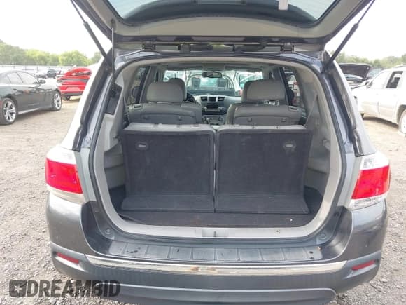 ✅ 2012 Toyota Highlander • VIN: 5TDZK3EH7CS082540 • Лот: 42930166. Опубликован ранее на IAAI с пробегом 199 538 миль. Бесплатный доступ к архиву аукционных продаж из США и подробный отчёт об истории автомобиля на DreamBid. Изображение 18.