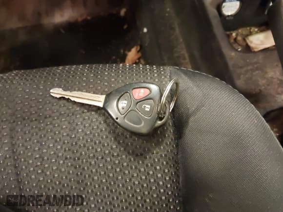 ✅ 2010 Pontiac Vibe 1SB • VIN: 5Y2SP6E00AZ402372 • Лот: 43562369. Опубликован ранее на IAAI с пробегом 297 615 миль. Бесплатный доступ к архиву аукционных продаж из США и подробный отчёт об истории автомобиля на DreamBid. Изображение 11.