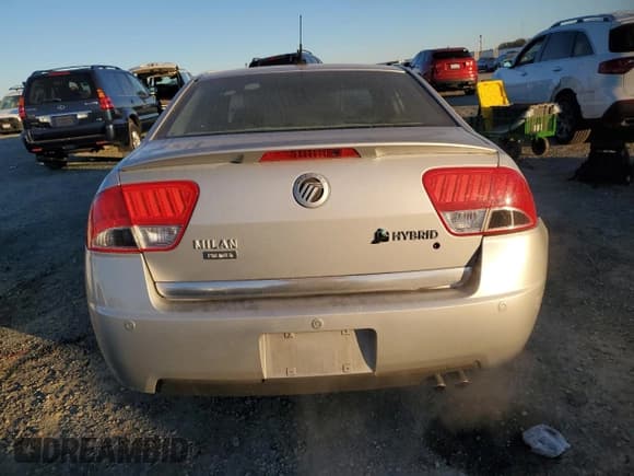 ✅ 2010 Mercury Milan Hybrid • VIN: 3MEDM0L32AR613281 • Lot: 87482914. Wystawiony na Copart z przebiegiem 143 812 mil. Bezpłatny archiwum sprzedaży aukcyjnych z USA i szczegółowy raport historii pojazdu na DreamBid. Zdjęcie 6.